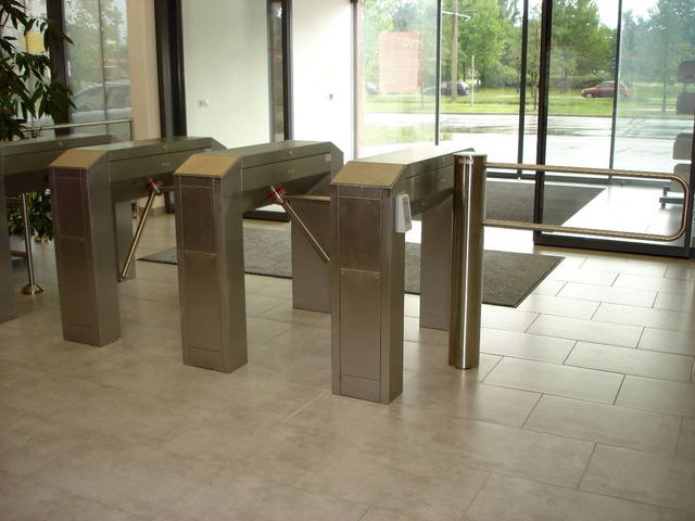 Modul Cross mit Ikarus Holm