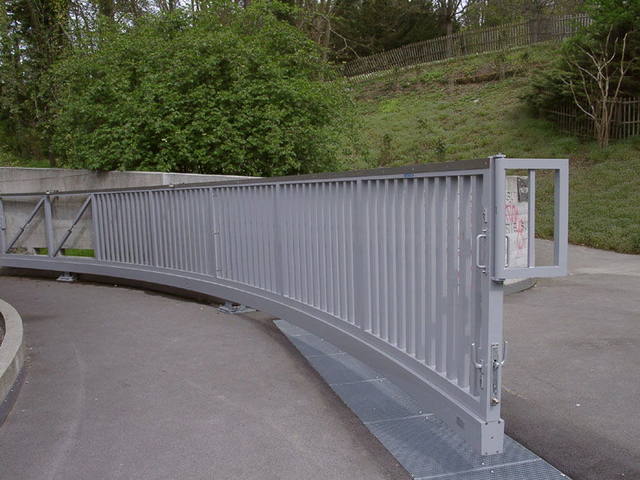 Schiebetor gebogen händisch