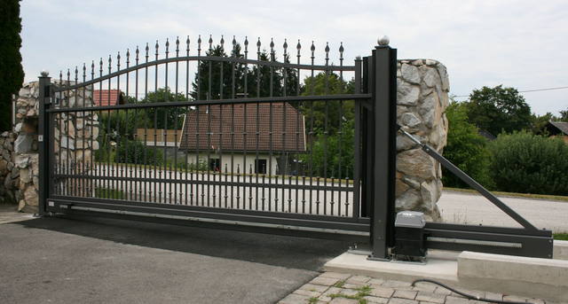 Schiebetor geschmiedet